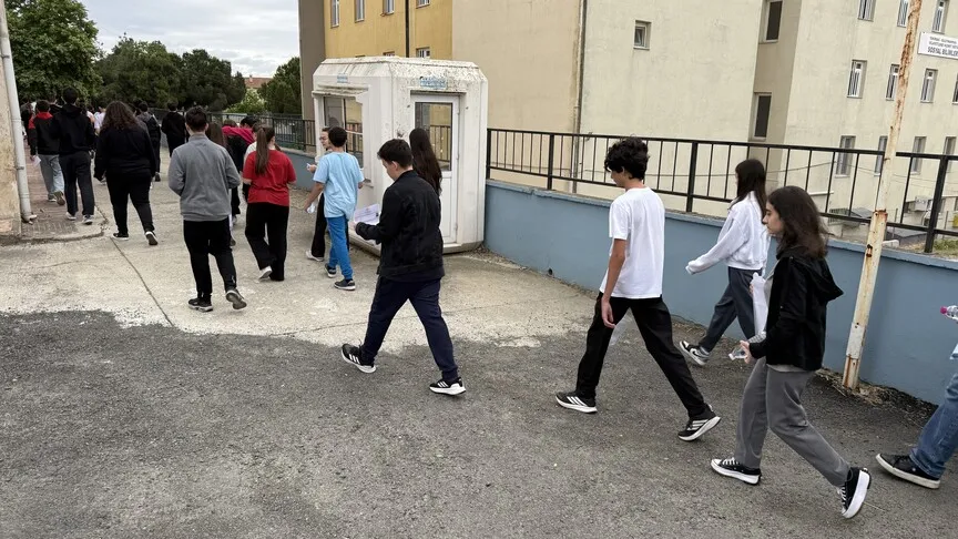 Bir milyondan fazla öğrenci, LGS merkezi sınavına girdi