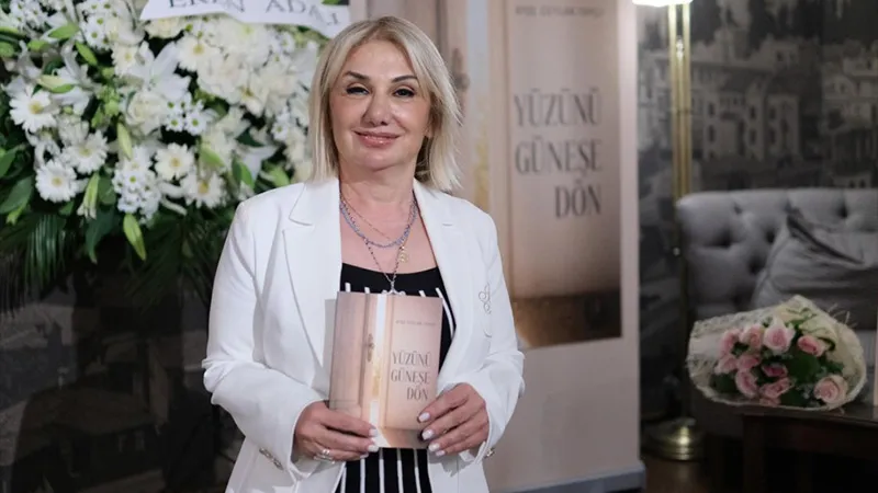 Ayşe Ceylan Topçu'dan ilk öykü kitabı: Yüzünü Güneşe Dön