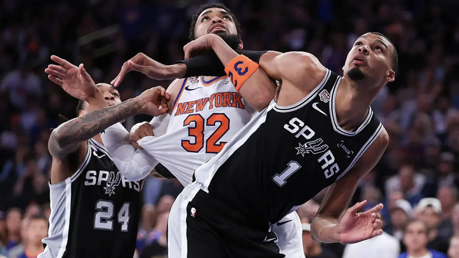 San Antonio Spurs, New York Knicks'i kendi evinde 4 sayıyla geçti
