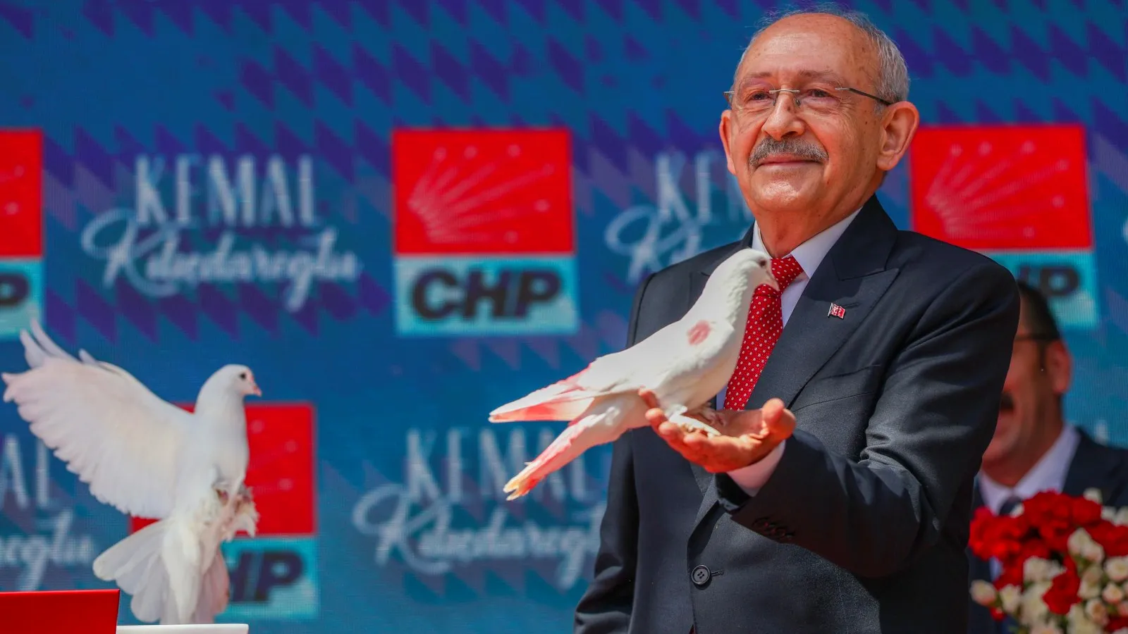 CHP'nin X hesabını da aldılar: Kılıçdaroğlu yönetiminin ilk 
