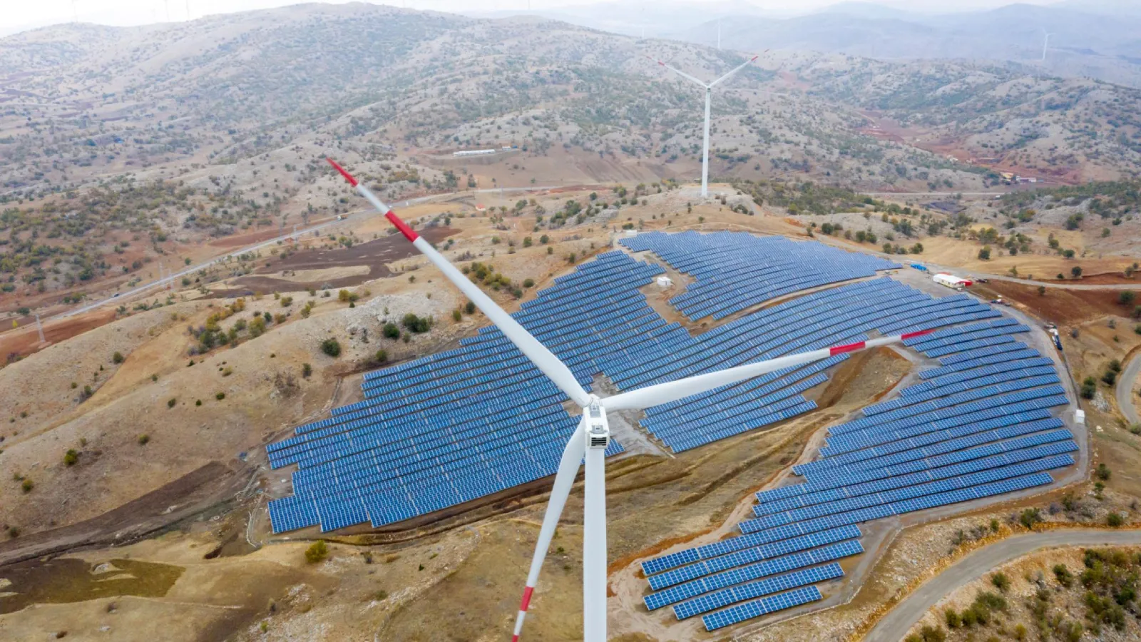 Yenilenebilir enerjide 26 yılın rekoru: Elektrik desteğinde 746 milyon dolarlık tasarruf sağlandı