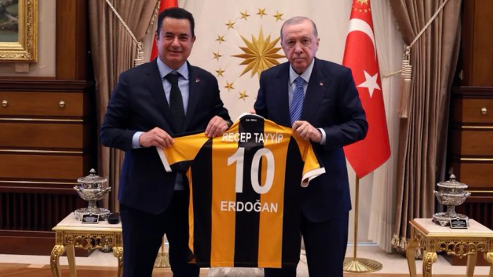 Acun Ilıcalı'dan Erdoğan'a Külliye'de ziyaret: İnşallah Allah, gelecekte yeni başarıları da kendileriyle paylaşma fırsatını nasip eder