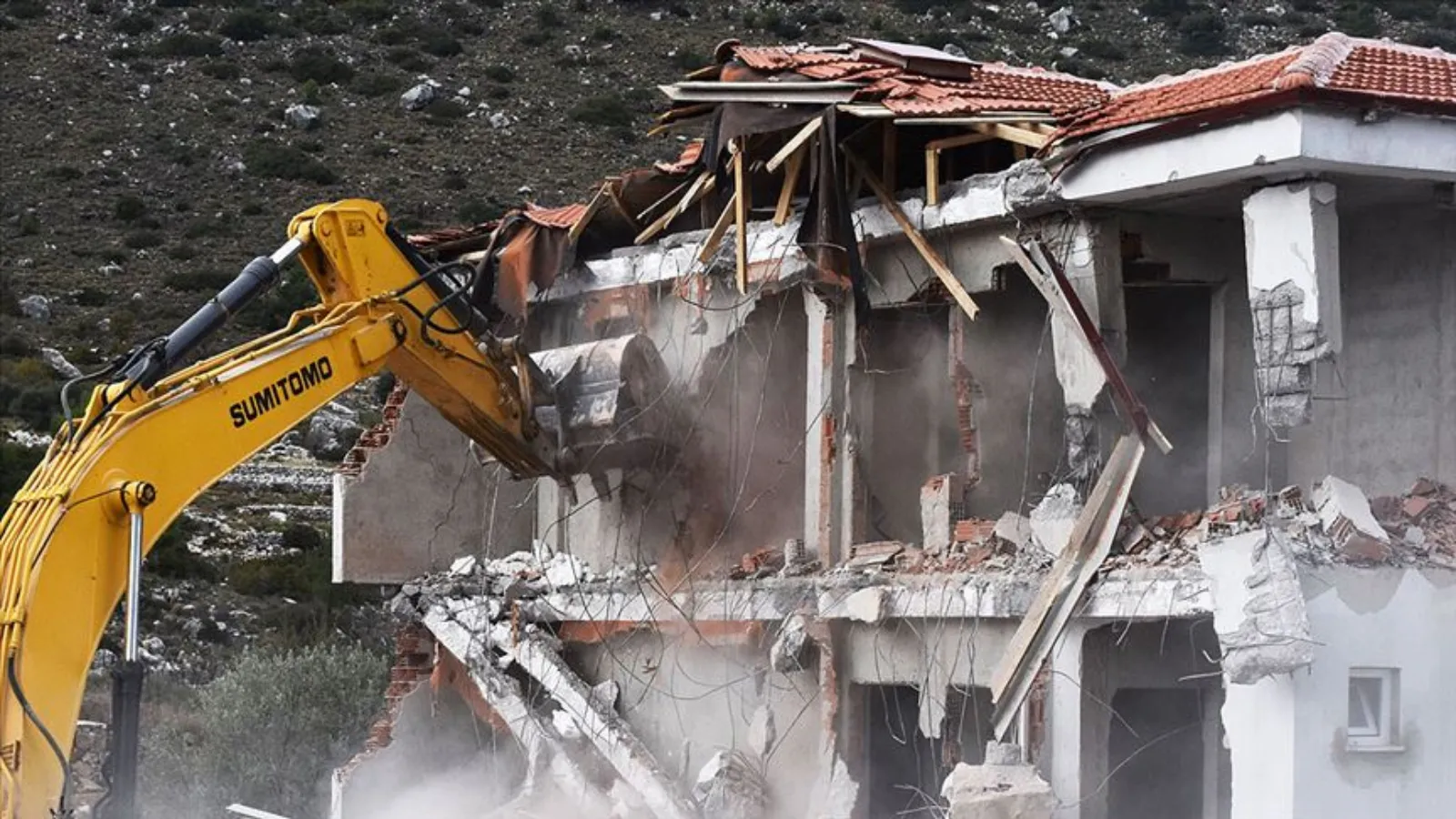 Bodrum'da yılın ilk 5 ayında 45 kaçak yapı yıkıldı