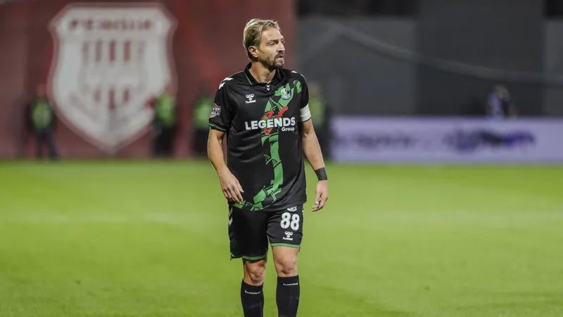 Caner Erkin futbolu bıraktı