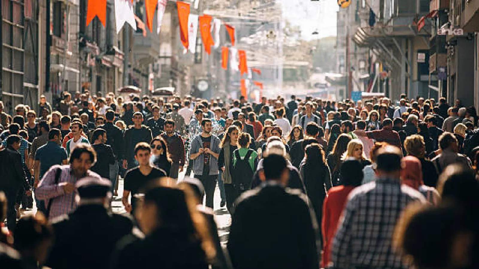 TÜİK açıkladı: 2025’te Türkiye’ye göç yüzde 25,2 arttı; yurt dışına göç yüzde 5 azaldı