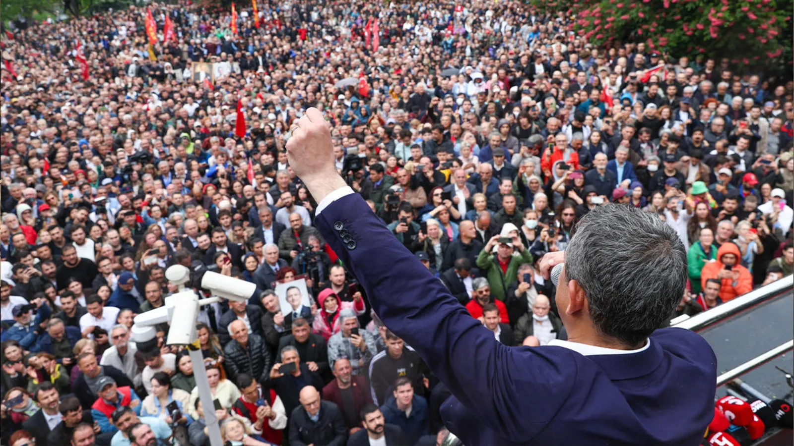 Özgür Özel: CHP'de kavga yoktur; esas mesele "Kayyım gidecek biz geleceğiz" değil, "Tayyip gidecek biz geleceğiz" meselesidir