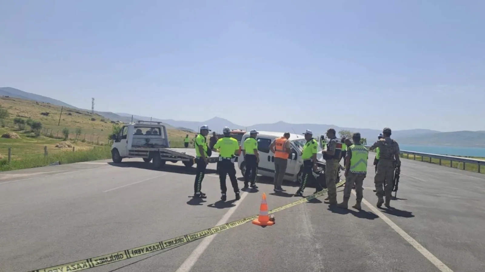 Van'da askeri araç kaza yaptı: Şehit ve yaralılar var