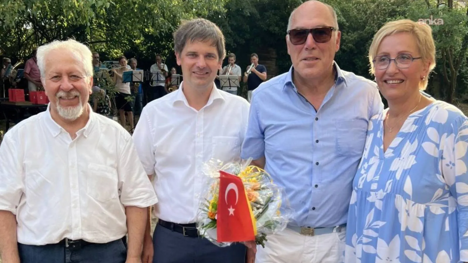 Adana'nın Pozantı ilçesinin kardeş şehri Margetshöchheim Belediye Başkanı'na Türk Bayraklı veda