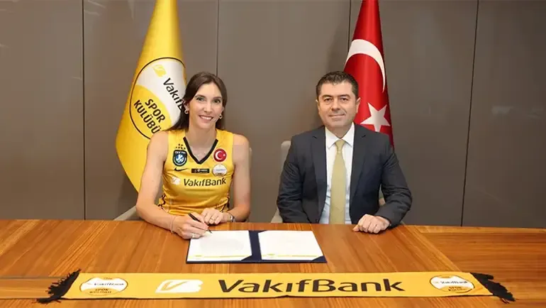 Naz Aydemir Akyol, yeniden VakıfBank'ta