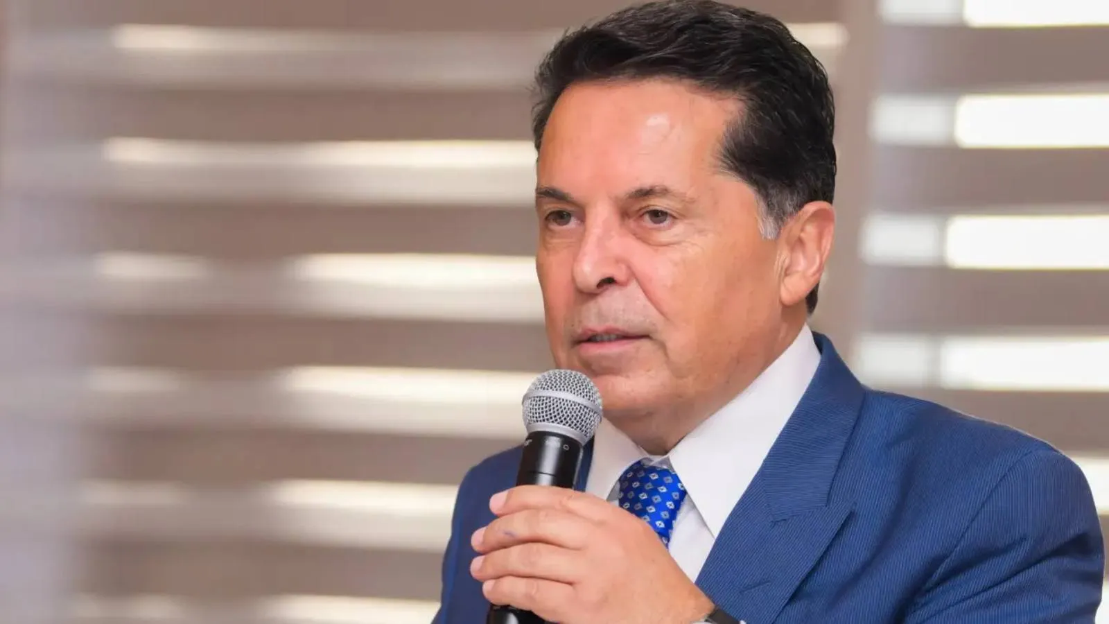Ahmet Özer: Bahçeli bana "PKK'nın silah bırakma biçimini çok takdir ettim, keşke silah yaktıktan sonra ellerini kollarını sallayarak Türkiye'ye gelselerdi" dedi