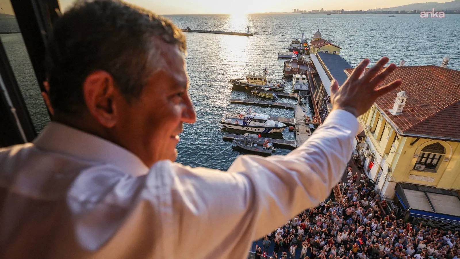 Özgür Özel'den Cemil Tugay açıklaması: Düşüncesine saygılıyım