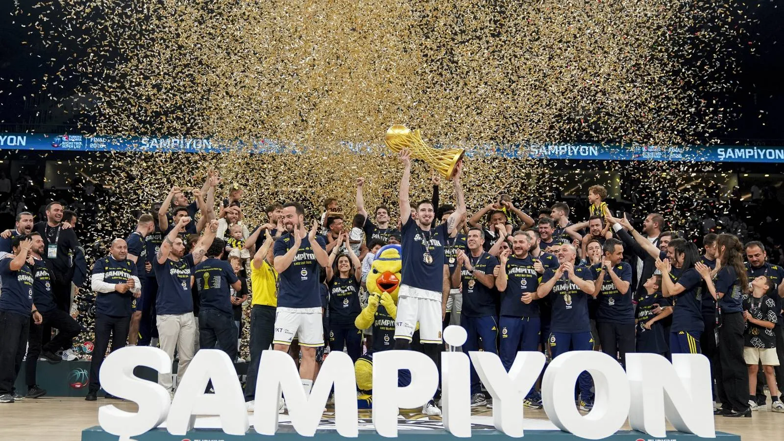 Fenerbahçe Beko, Basketbol Süper Ligi'nde üst üste 3, toplamda 13. kez şampiyon!