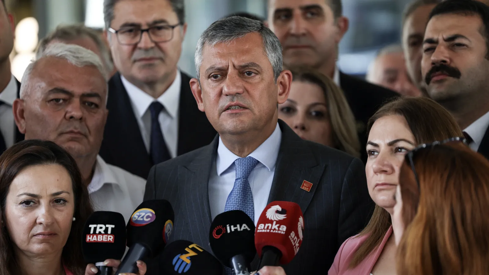 özgür özel