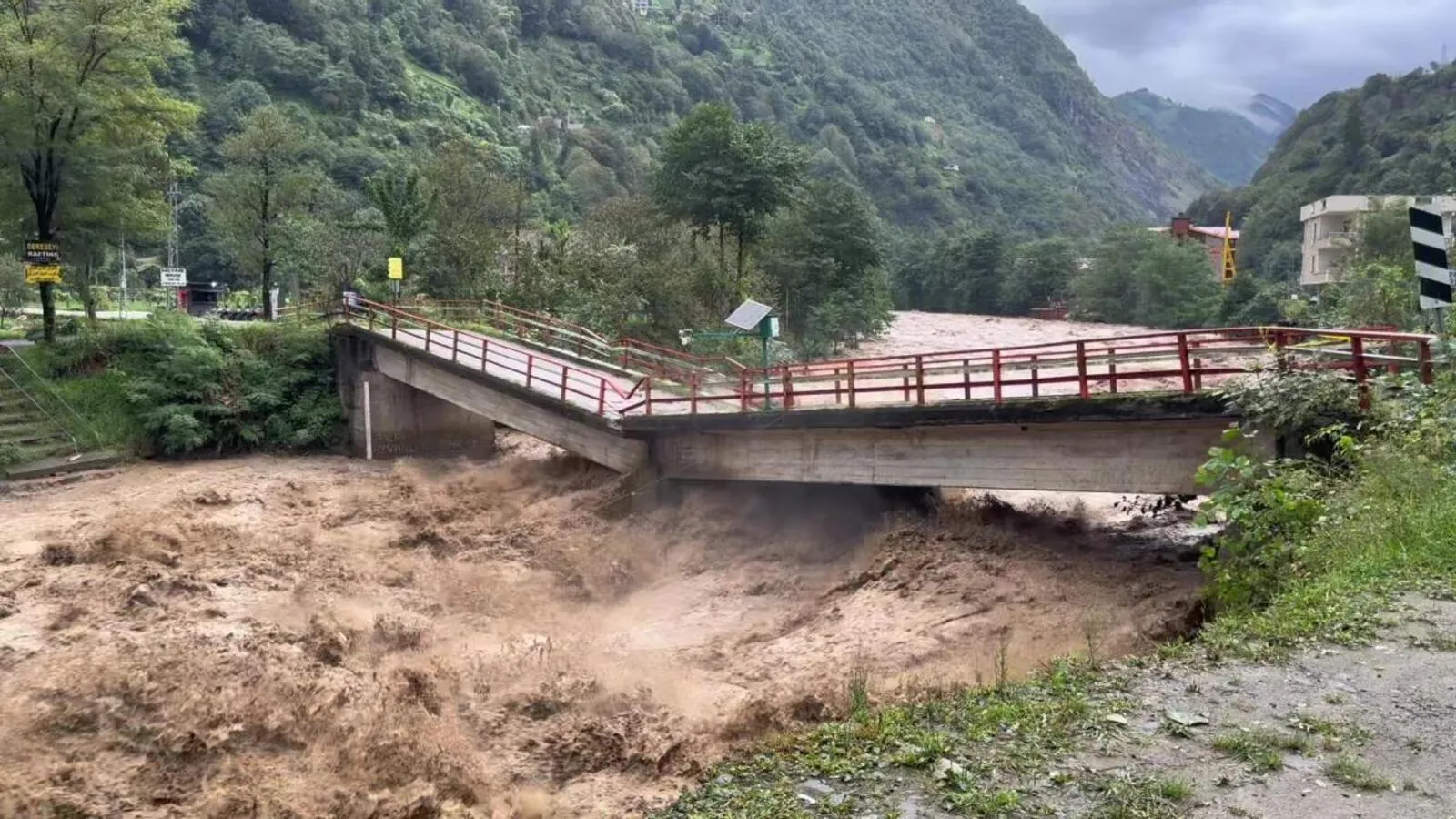 Meteoroloji’den sağanak, sel ve heyelan uyarısı: 5 il için sarı kodlu alarm verildi!