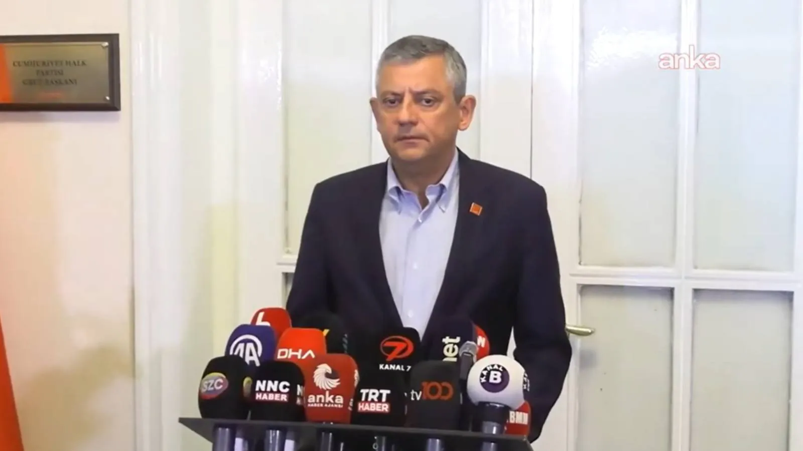 #SONDAKİKA Özel'den grup toplantısı açıklaması:

"Yarın grup