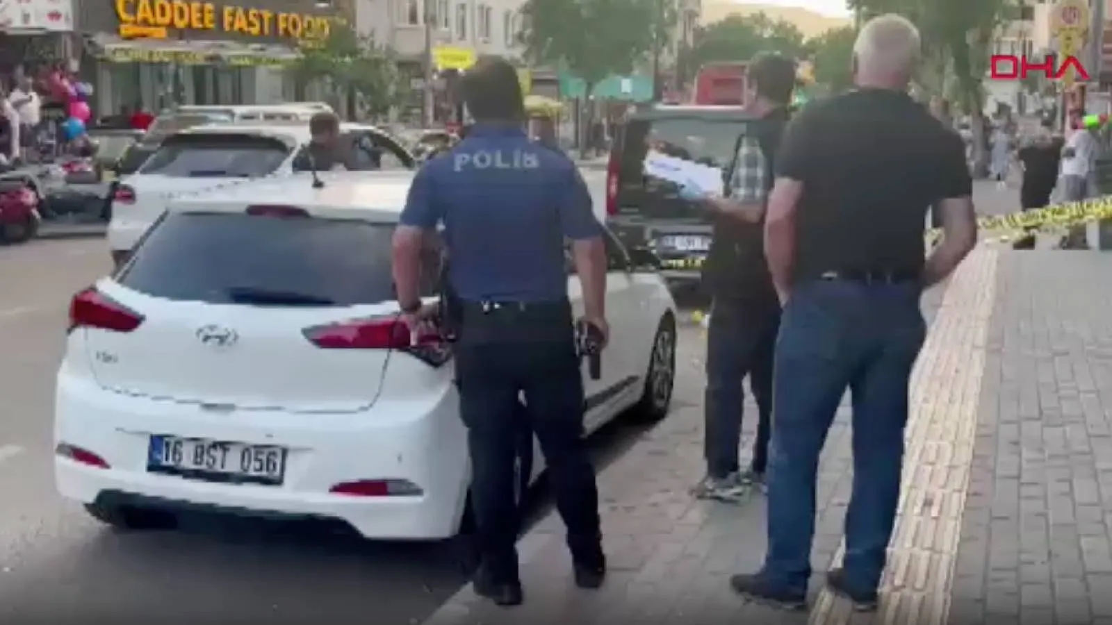 Sosyal medyada başlayan kavga sokağa taşındı: 1 ölü, 1 yaralı
