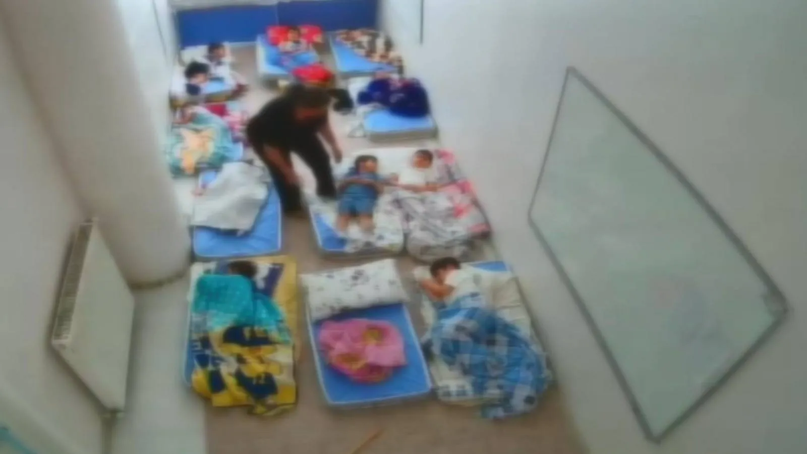 Bayrampaşa'da anaokulunda çocukları darbeden şüpheli adliyeye sevk edildi; ekipler inceleme yaptı