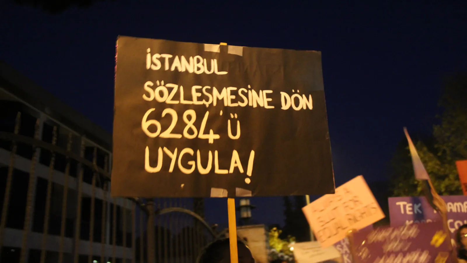 Kadınlardan 1 ayda 245 yardım çağrısı: En çok fiziksel şiddet bildirildi!