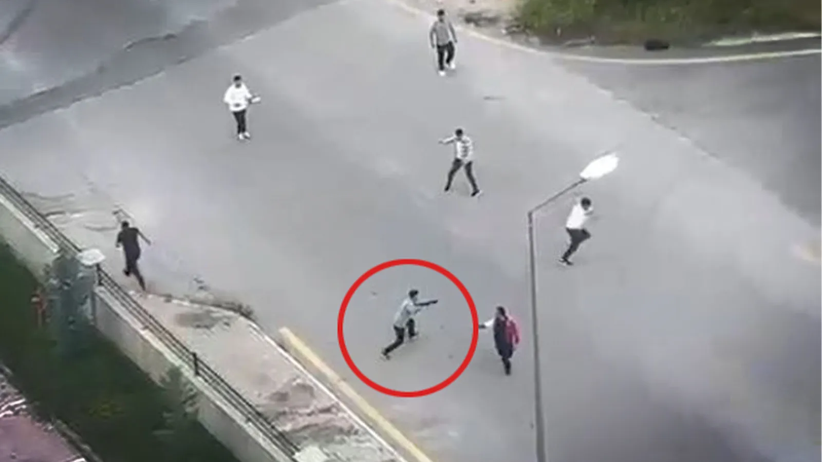 Ankara'da silahlı kavga; o anlar kamerada