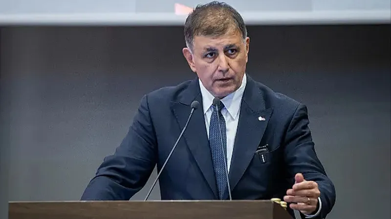CHP, 'kalesi' İzmir'i 22 yıl sonra kaybetti: Büyükşehir Belediye Başkanı Cemil Tugay, partiden istifa etti!