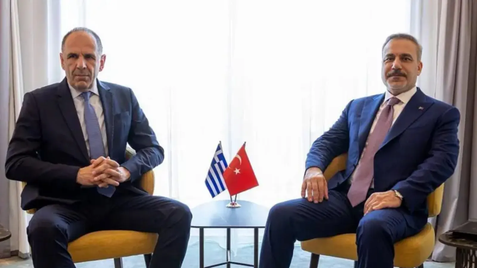 Türk ve Yunan dışişleri bakanları, 'Mavi Vatan Yasası' hakkında ne konuştu?