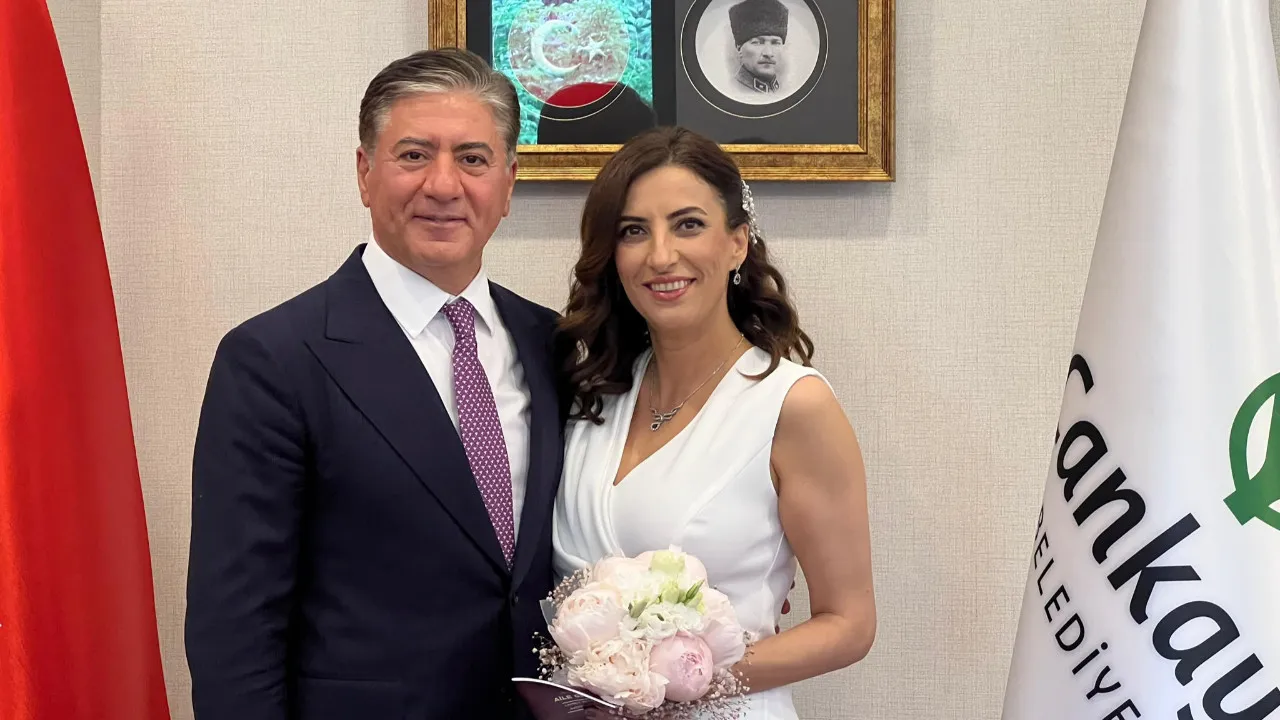 Meclis tarihinde ilk; CHP'li Evrim Rızvanoğlu ile Murat Emir evlendi