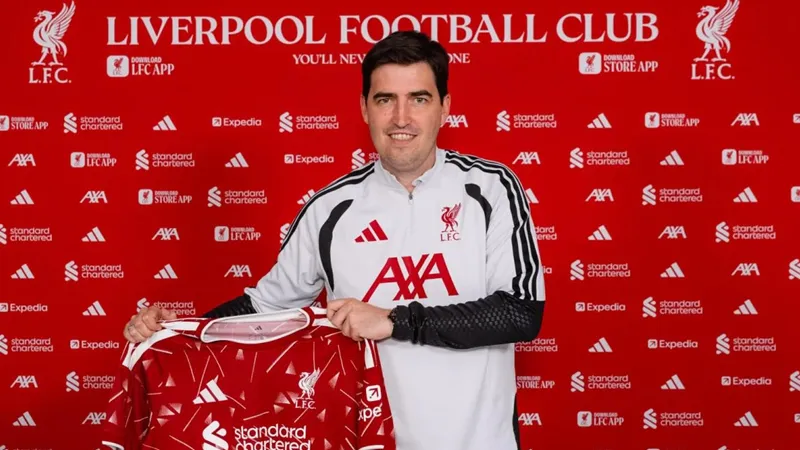 Liverpool'da Iraola dönemi başladı