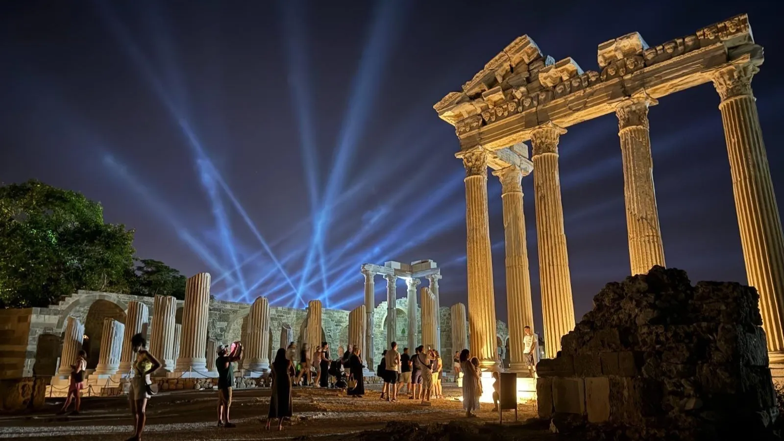 Bakan Ersoy duyurdu: Nemrut'tan Efes'e 'müzede bir gecenin' yeni sezonu başladı!
