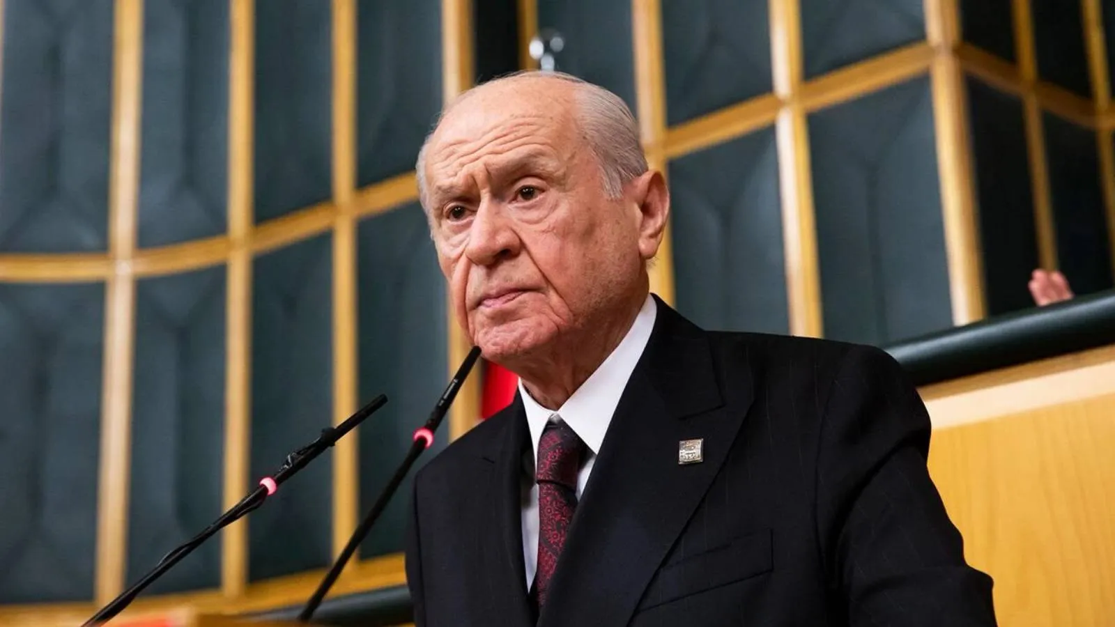 Cumhuriyet yazarı Bursalı: Bahçeli’nin iki ayrı partinin ortaya çıkmasından duyduğu rahatsızlık ve endişe nedir?
