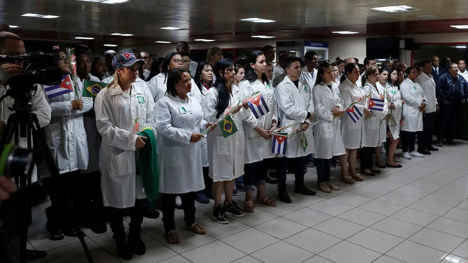 Venezuela'da sağlık hizmetleri krizi: Kübalı doktorlar ABD'n