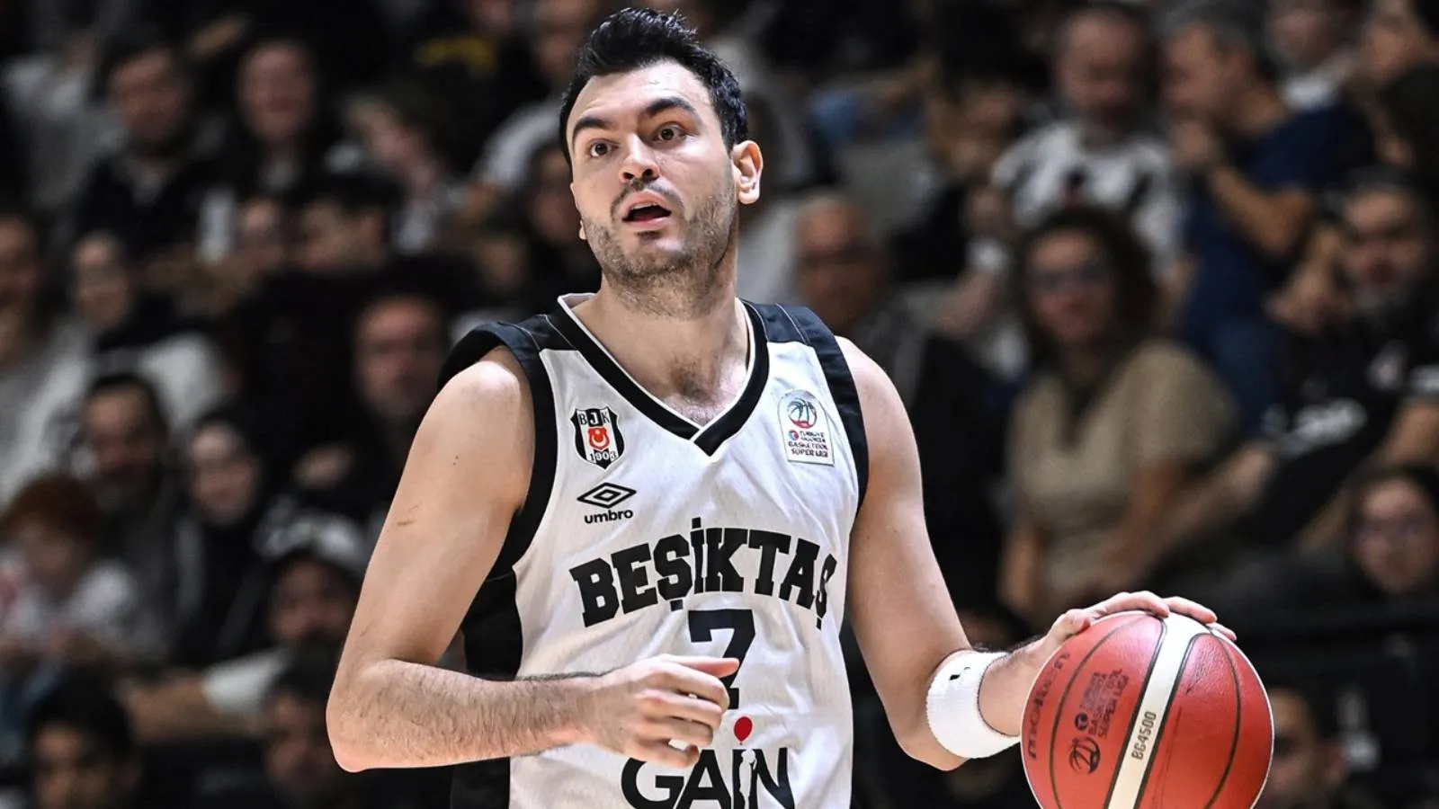 Milli basketbolcu Yiğit Arslan'dan Beşiktaş'a veda