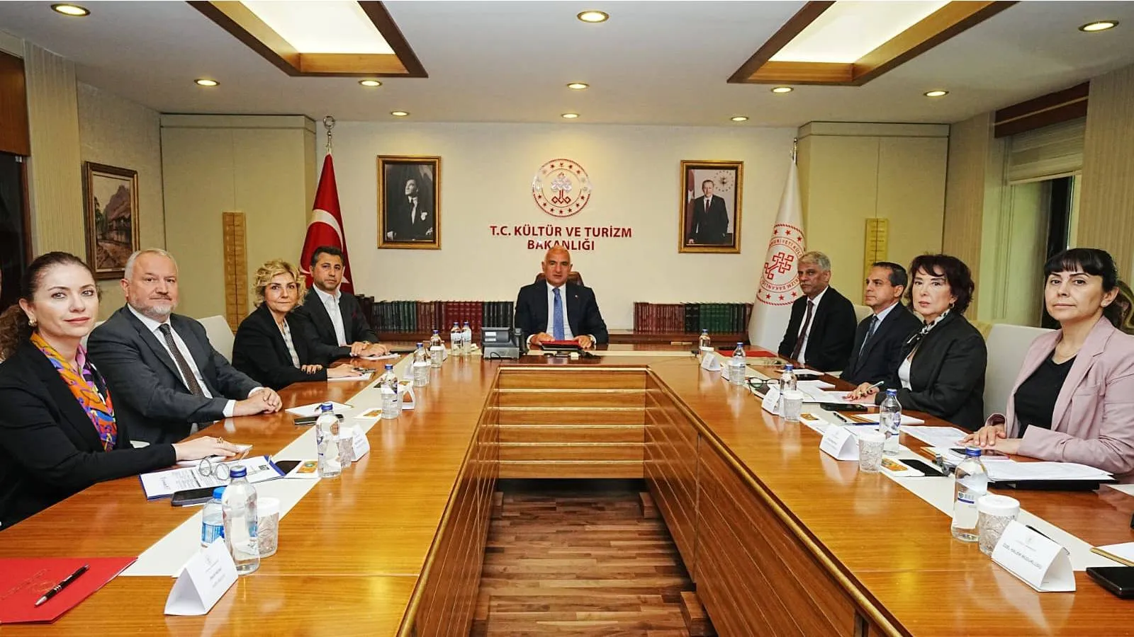 Turizm sektörünün temsilcileri Bakan Ersoy ile bir araya geldi