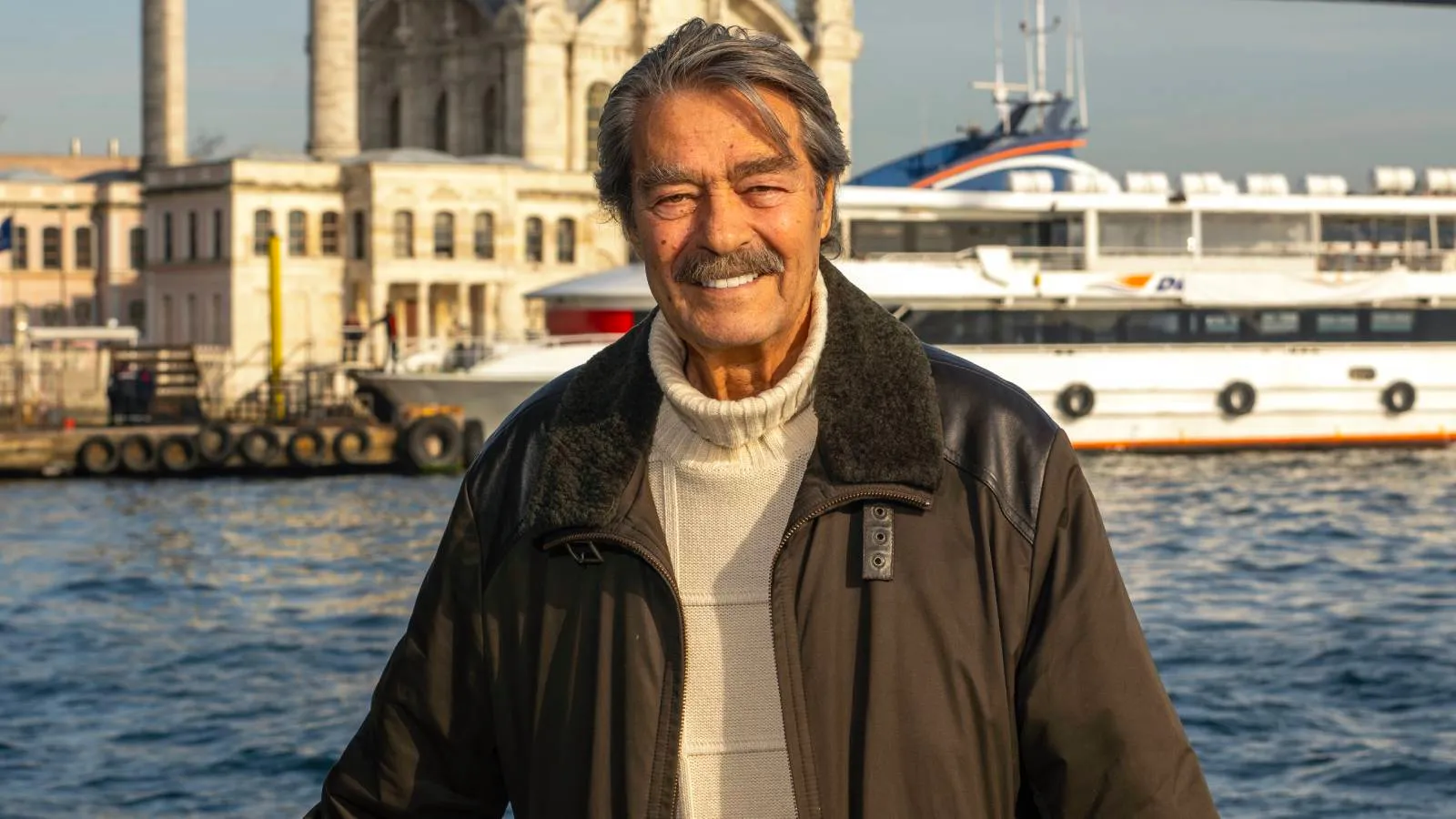 Yeşilçam'ın 'Selvi Boylum'u, beyazperdenin 'Tatar Ramazan'ı: Türk sinemasına damgasını vuran Kadir İnanır hayatını kaybetti
