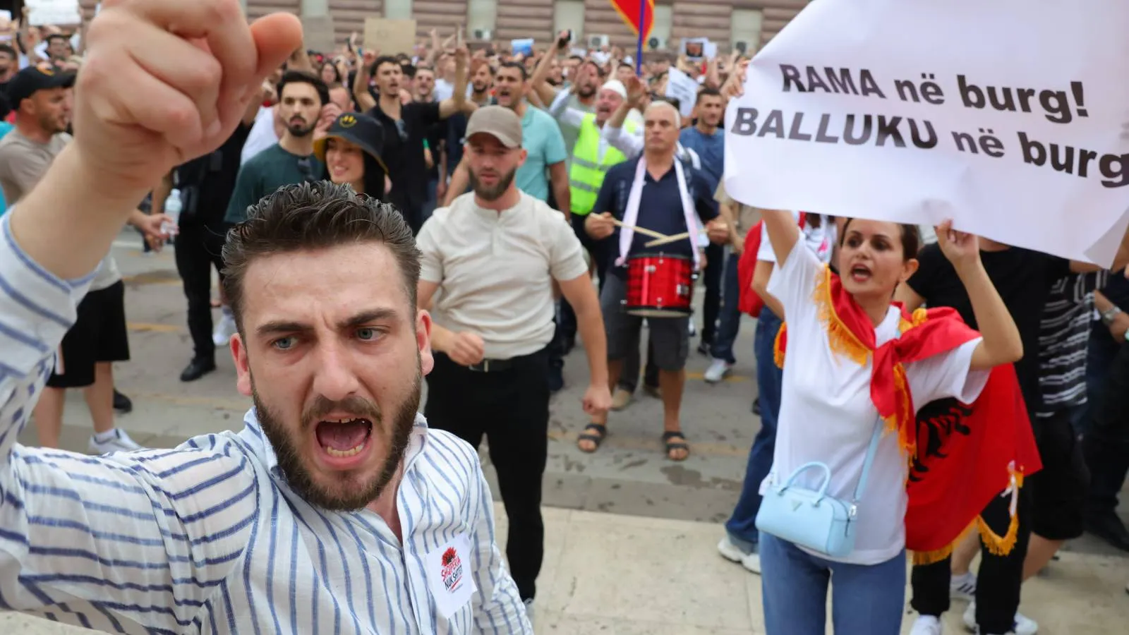 Arnavutluk'ta Trump'ın damadı Jared Kushner'in lüks tatil köyü projesine karşı eylemler büyüyor