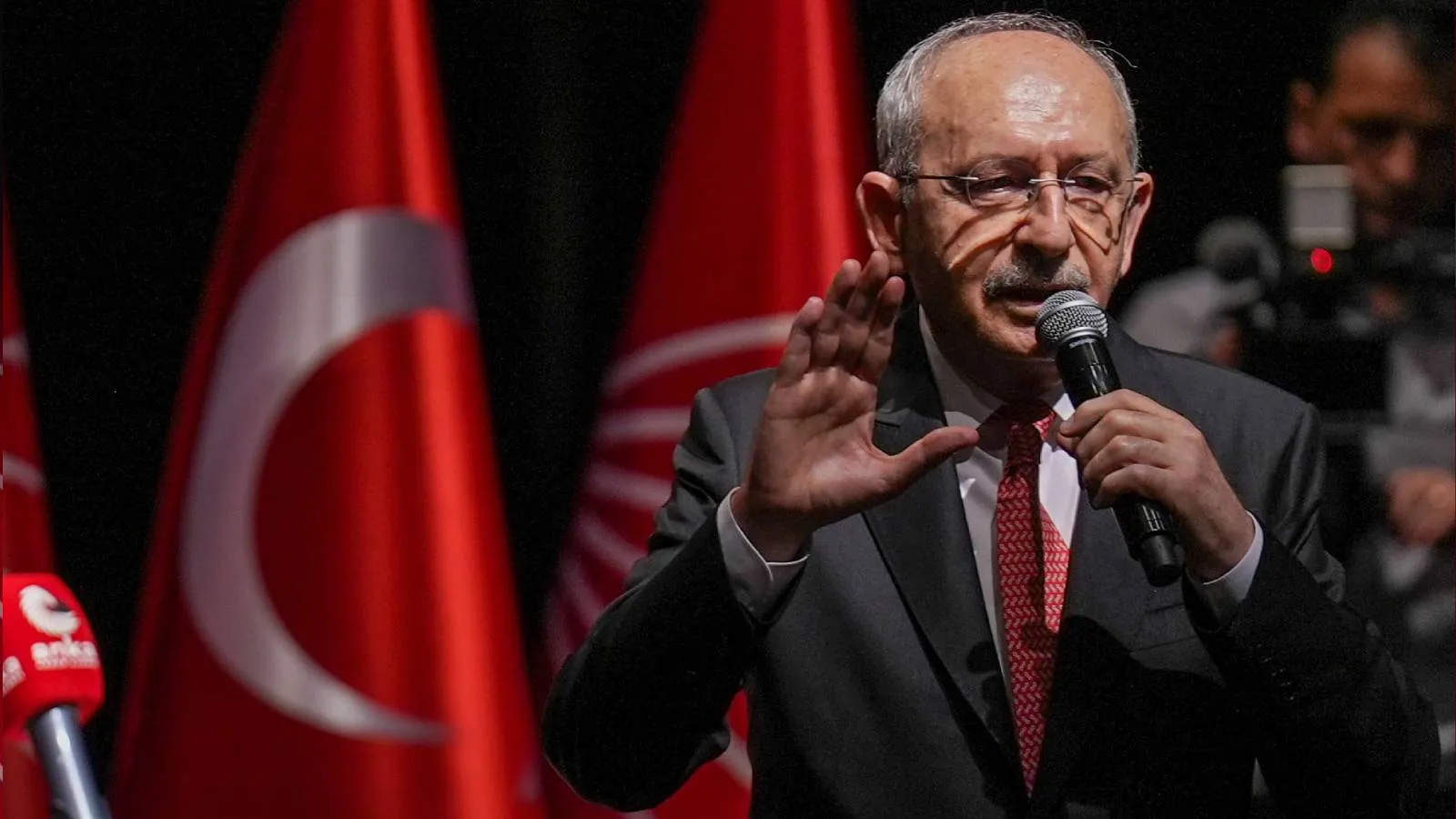 Kılıçdaroğlu, grup toplantısı krizinin ardından Genel Merkez’de konuştu: Arınacağız, mutlak butlan davasını bu partinin başına bela edenlerden hesap sormazsam namerdim!