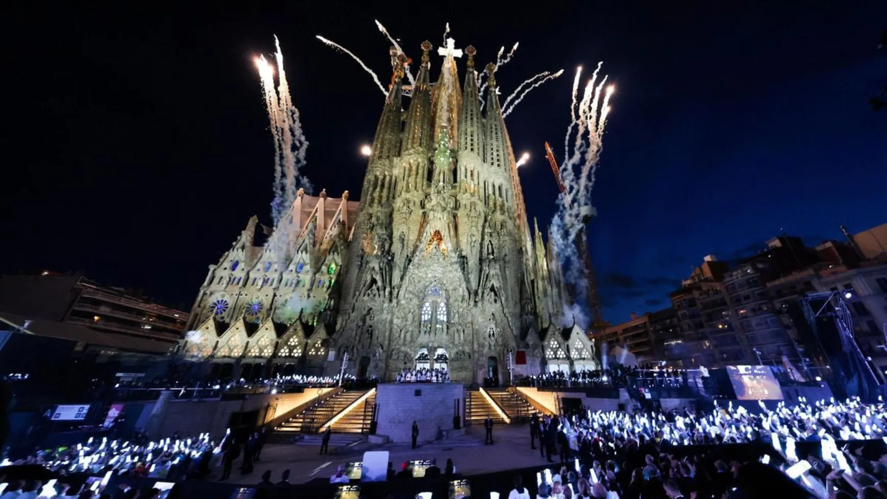 Papa 14. Leo, Sagrada Familia’nın yeni kulesini kutsadı, savaş karşıtı mesaj verdi