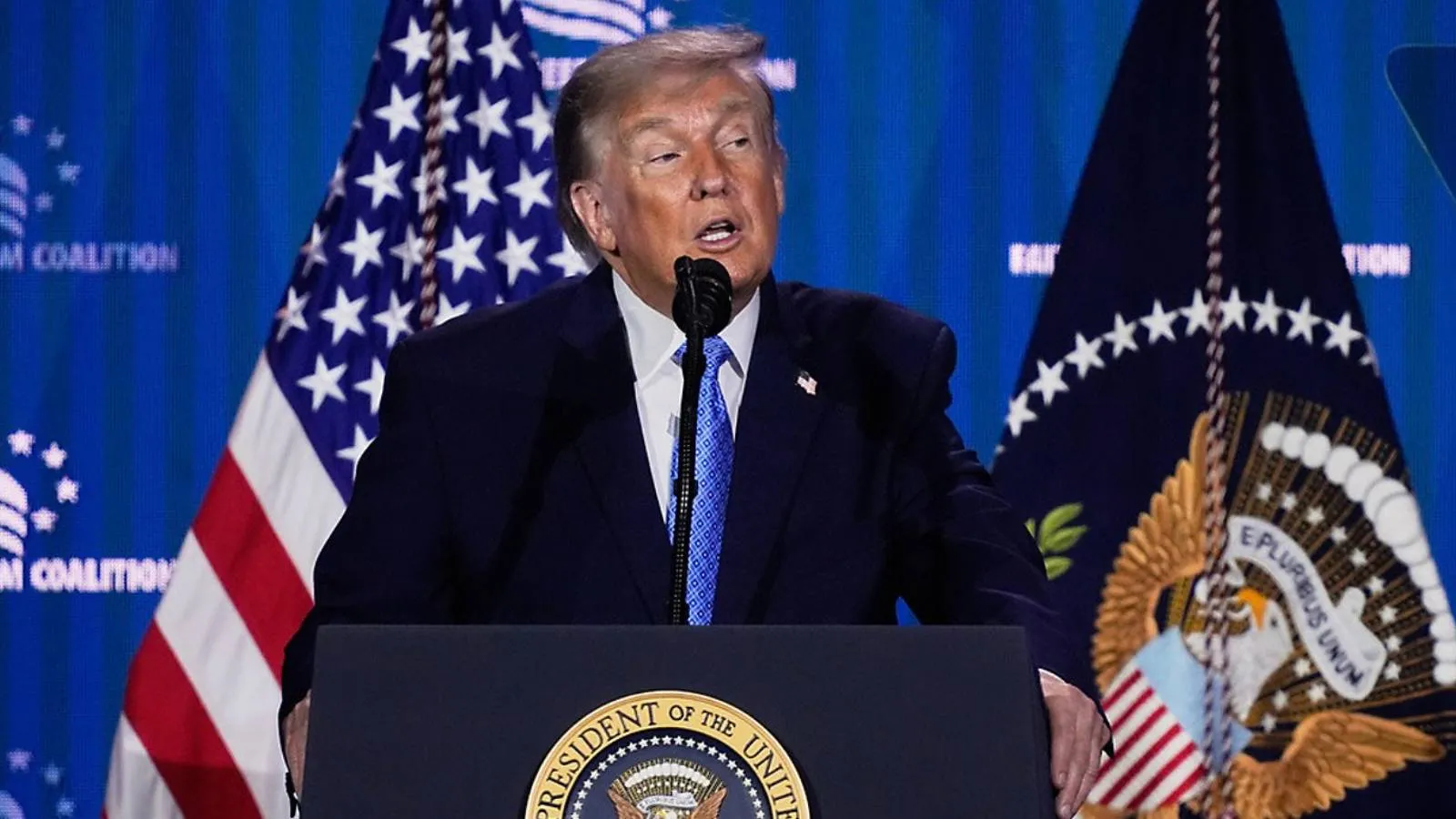 Trump, Mamdani'nin desteklediği Demokratik Sosyalistleri hedef aldı: Komünizm her şeyi yok eder, tarihin en büyük komünisti ben olurdum!