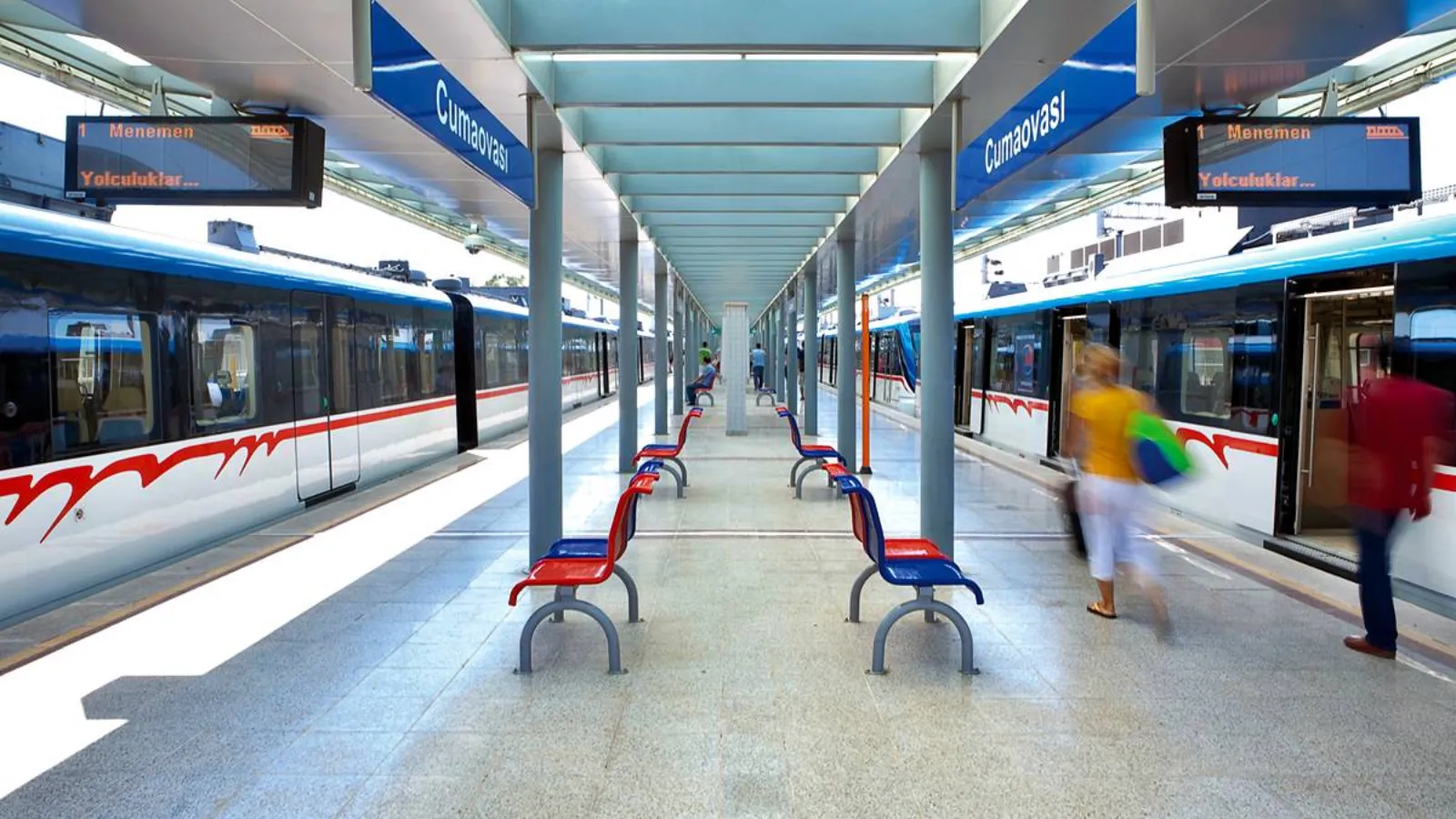 İZBAN'da yeni dönem başlıyor: Tren kapıları artık butonla açılacak