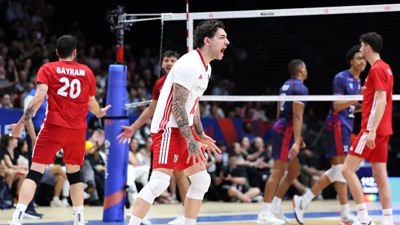 Filenin Efeleri, Fransa'yı 3-0'la geçti