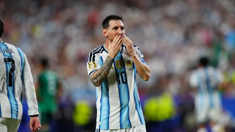 Hat-trick yapan Messi, Dünya Kupası tarihine geçti!