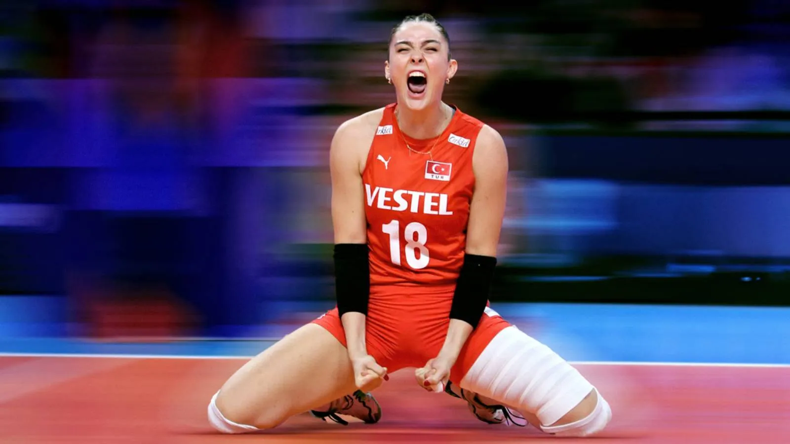 Milli voleybolcu Zehra Güneş'ten kötü haber