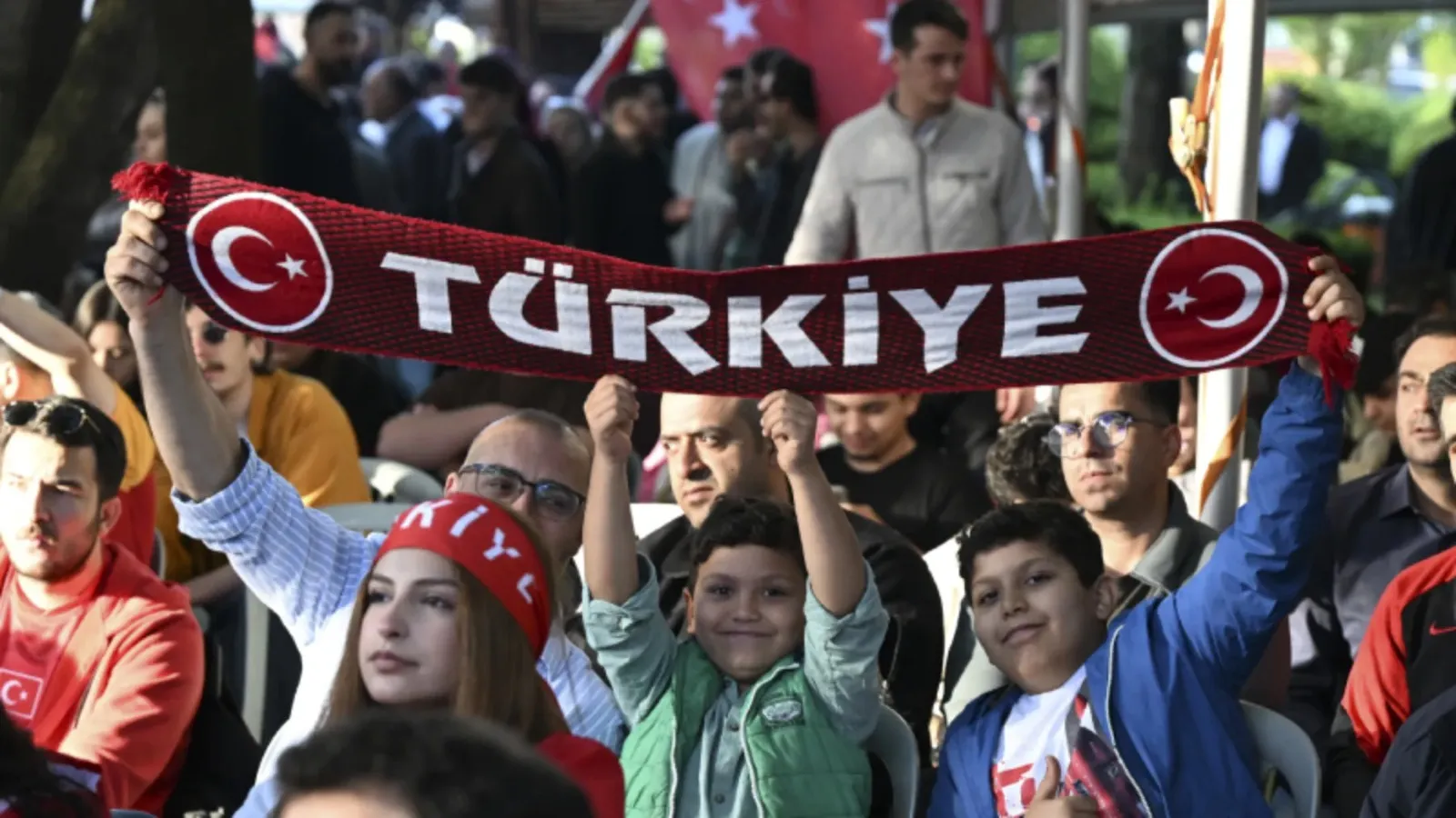 Futbolda Türkiye mucizesi (!) ve ekonomimizin geleceği