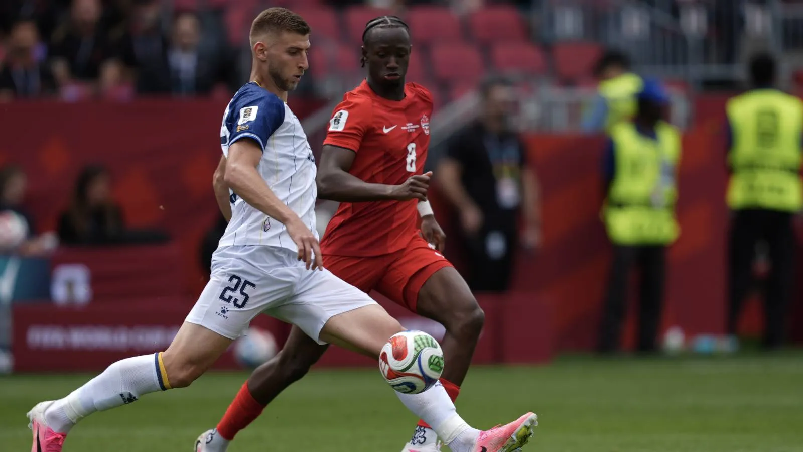 Bosna-Hersek'e tek gol yetmedi, Kanada 79'da puan kaptı