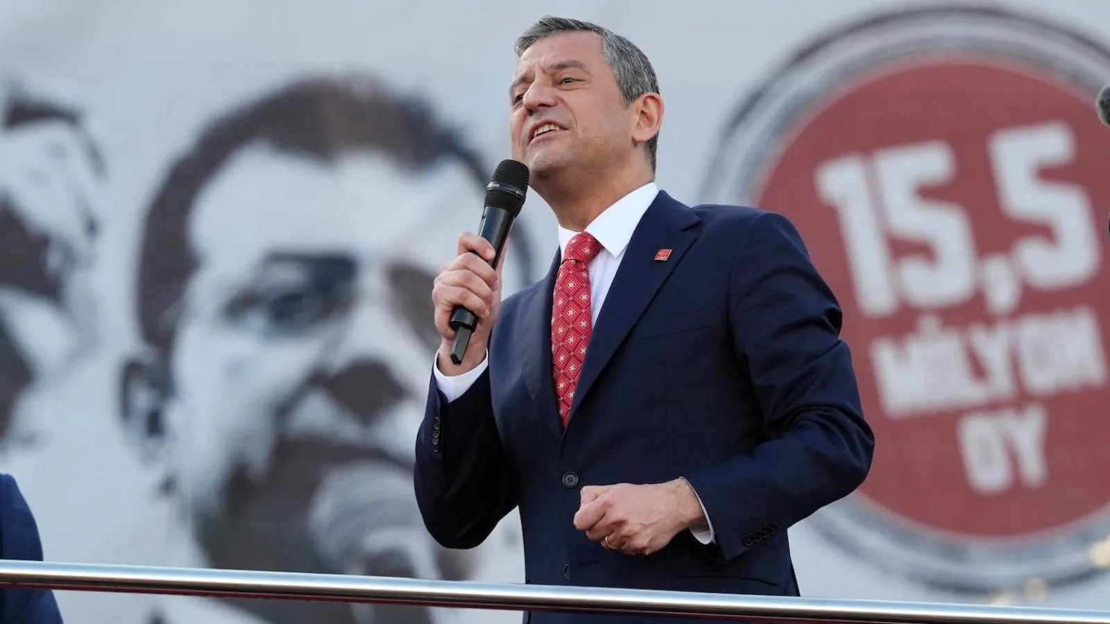 Özgür Özel: Bu partide sonuna kadar mücadele vereceğiz, son çaba da boşa çıkarılırsa ne taraftan yürüyeceğimi millete soracağım