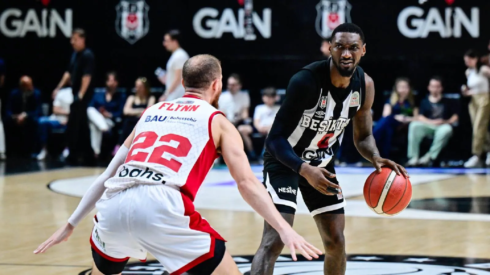 Bahçeşehir Koleji, Beşiktaş GAİN'i deplasmanda farklı geçti: Yarı final serisinde durum 1-1
