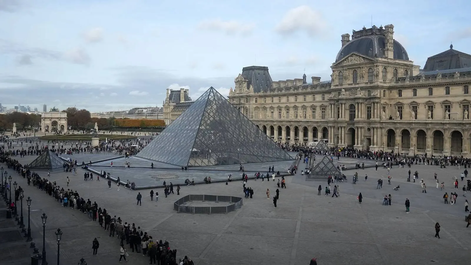 Louvre Müzesi soygunu soruşturması Belçika'ya uzandı: Çalınan eserler, 'ceza indirimi' için geri getirilebilir!