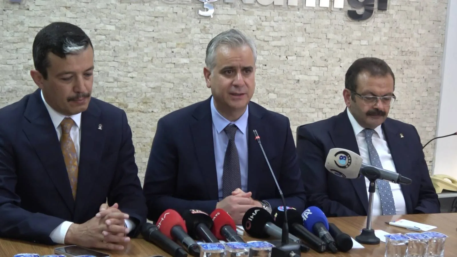 AKP'li Yalçın: Muhalefet partilerin kendilerine bile hayrı olmadığını gördükçe bizim sorumluluğumuz daha da artıyor