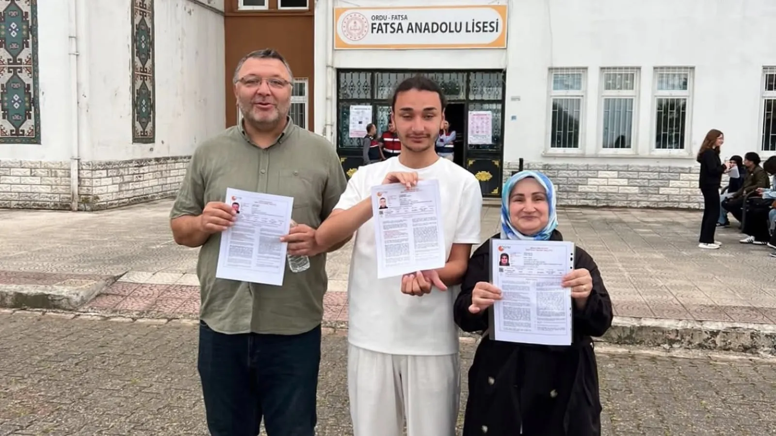 Bir aile, YKS maratonunda birbiriyle yarıştı!