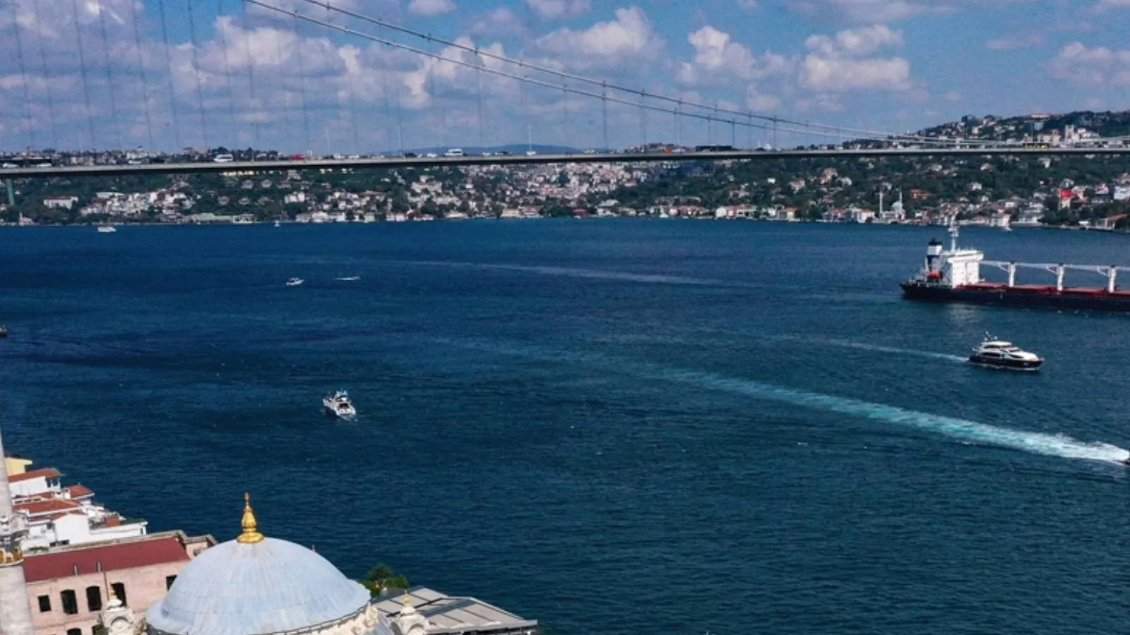 Köprüden atlayan adam