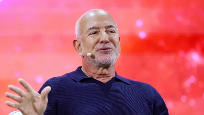 Jeff Bezos: Yapay zekâ insanların yerine geçmeyecek, hatta iş gücü açığı yaratacak
